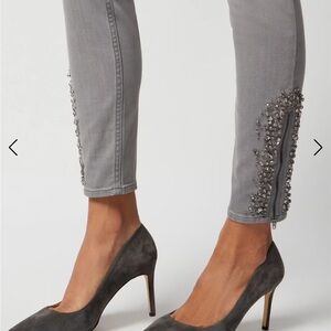 WHBM Brand New Mid-Rise Skinny Ankle Novelty Hem Jeans!! Stunning!!